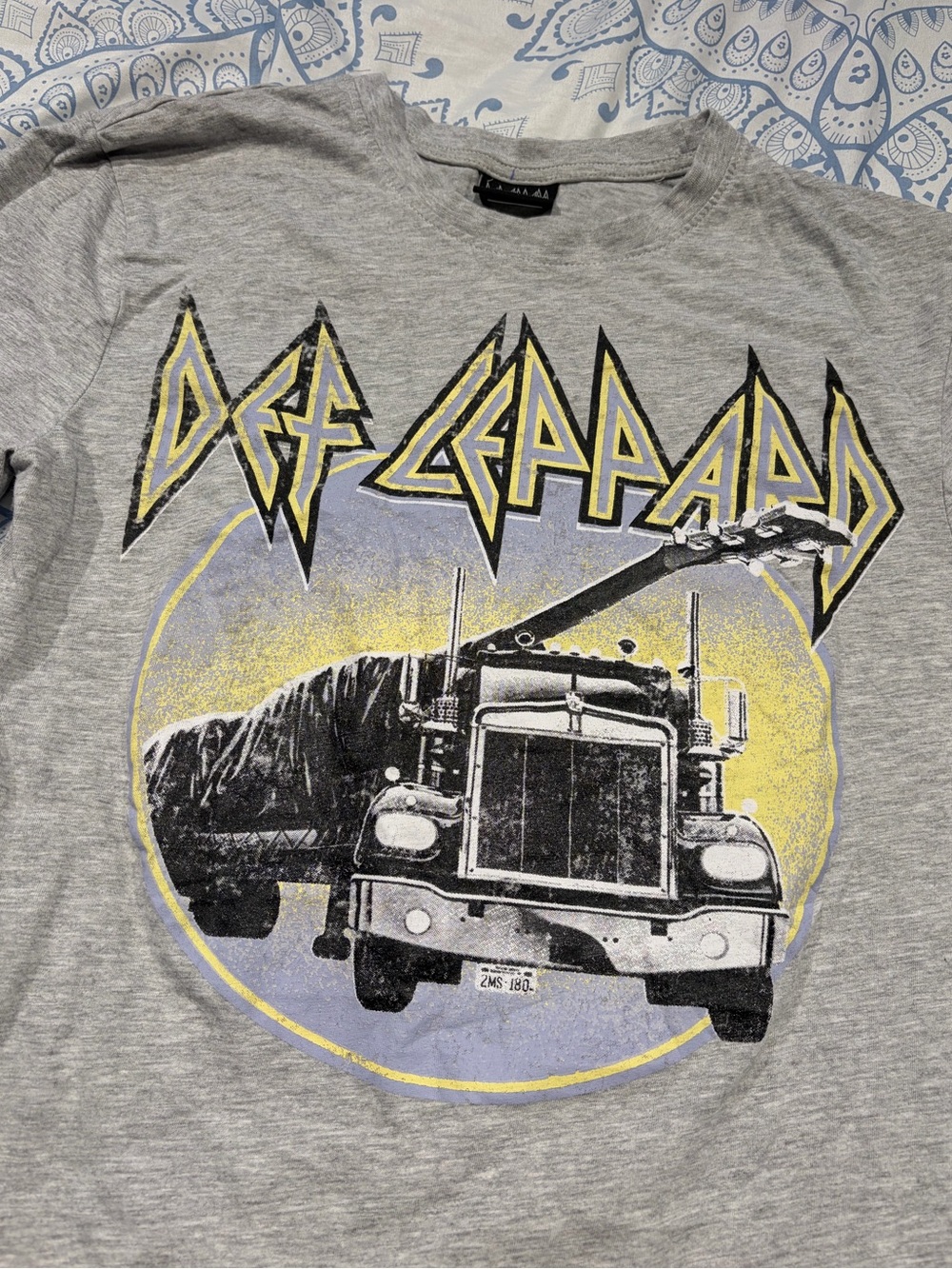 Def Leppard shirt